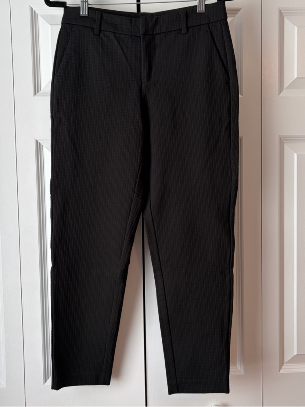 Liverpool Black Cropped Women's Ankle Pants